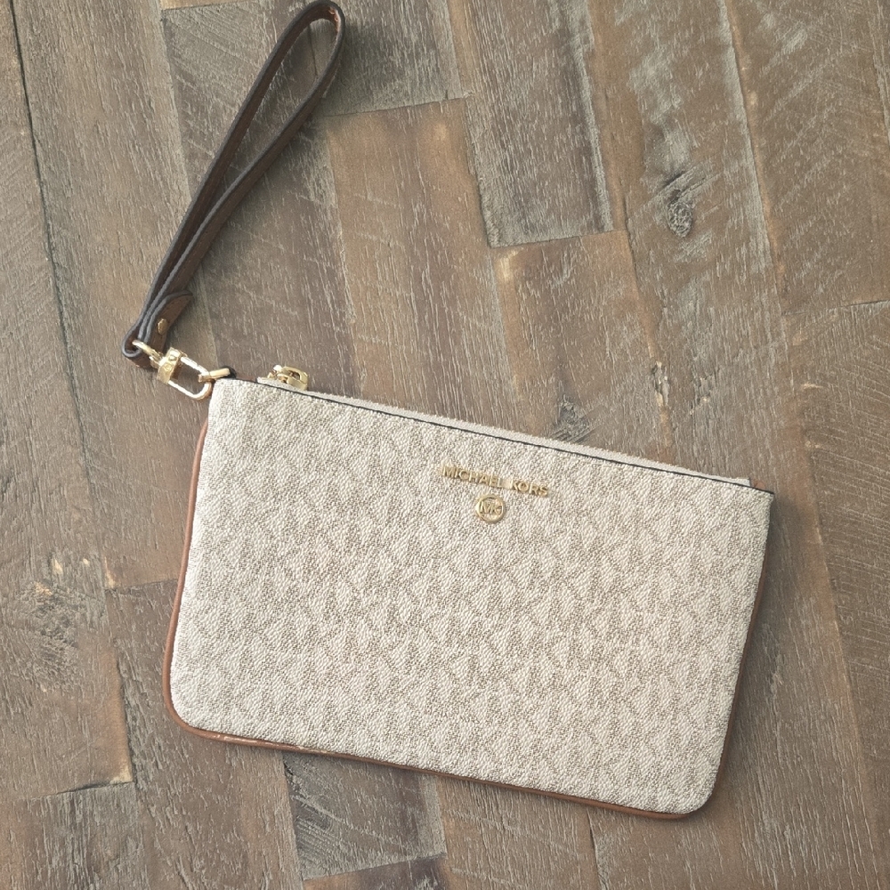 Michael Kors Beige Wristlet